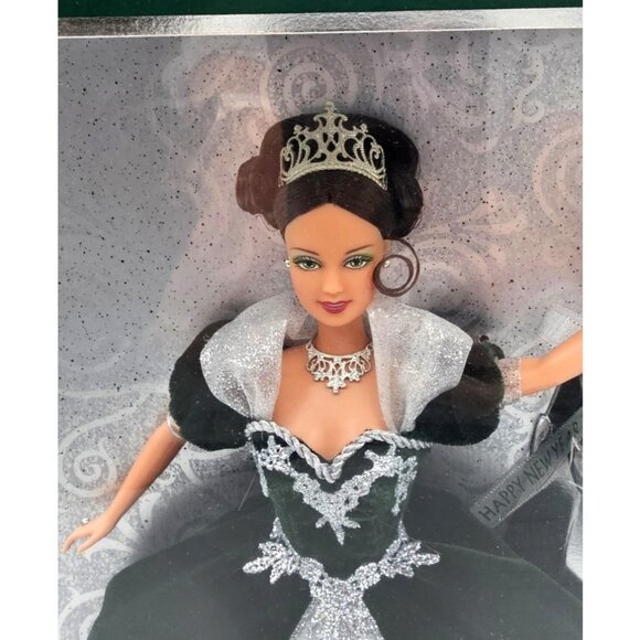 ✨ NRFB Millennium Princess Teresa Barbie Doll (1999) -Special Millennium Edition - Picture 2 of 5
